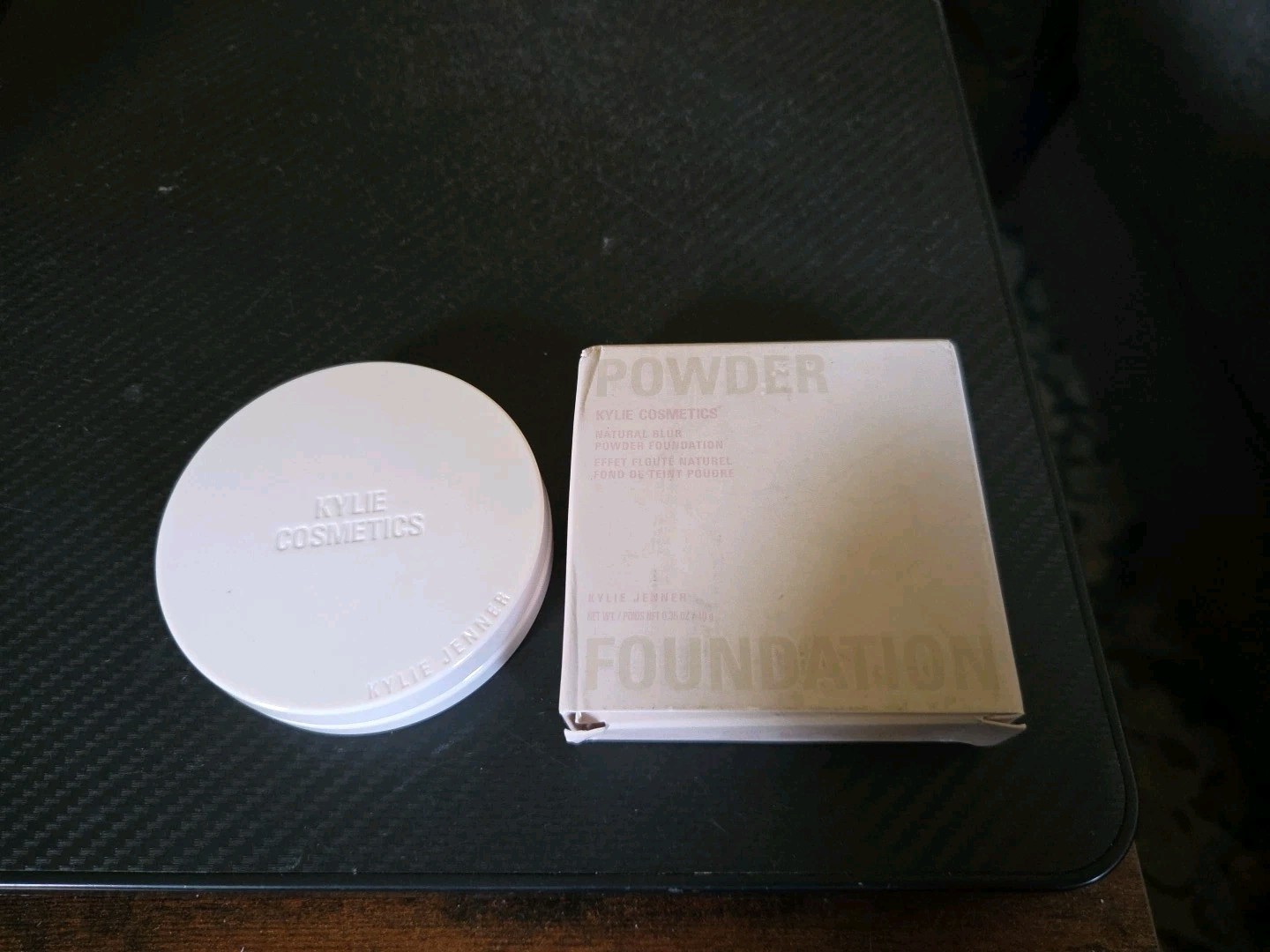 NIB – Kylie Cosmetics Natural Blur Powder Foundation – 0.35 oz. # 3WN