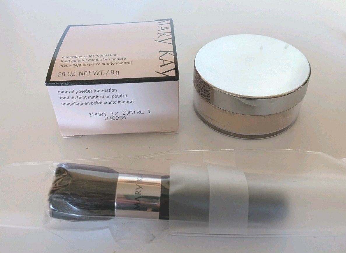 Mary Kay Mineral Powder Foundation Shade Beige 2. 040989. .28 Oz New W Brush
