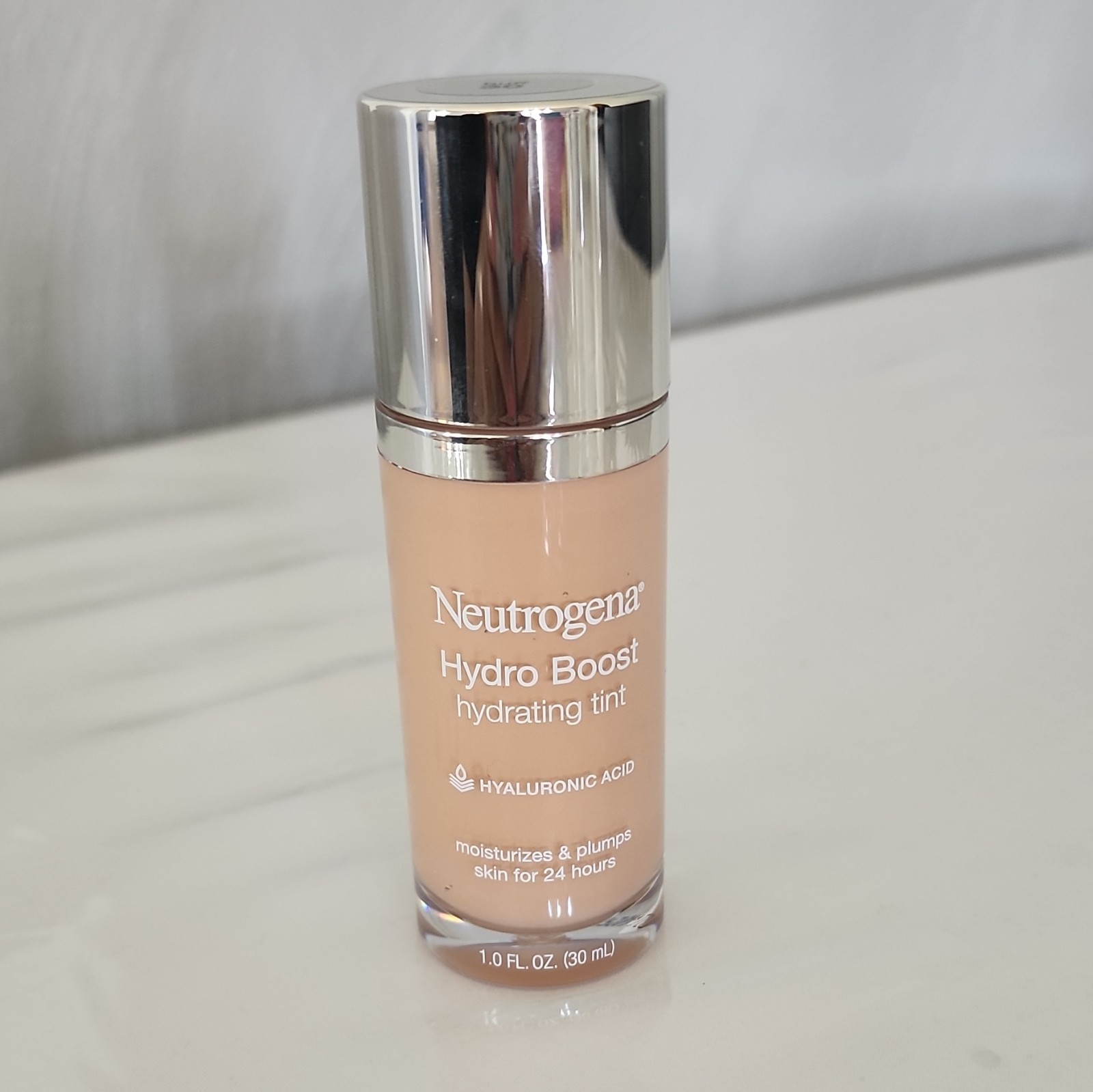 Neutrogena Hydro Boost Hydrating Tint Hyaluronic Acid Buff 30 SPF 30 1 fl oz