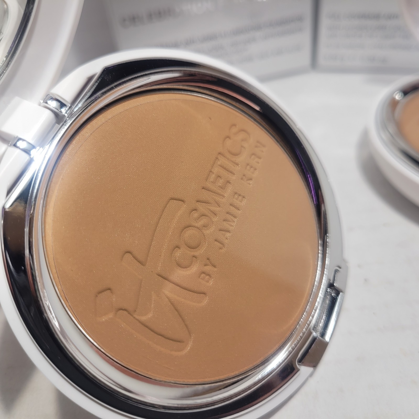 2 it Cosmetics Celebration Foundation illumination Rich Anti-Aging Full Coverage