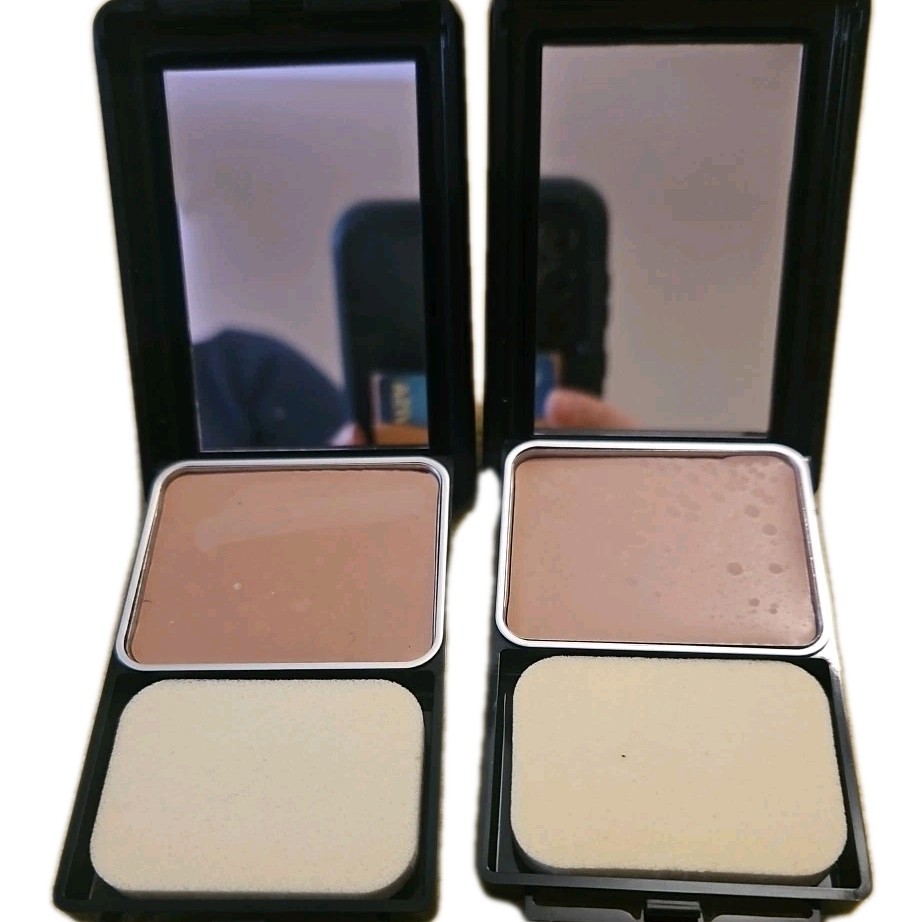 2 COVERGIRL Outlast All-Day Ultimate Finish 3-in-1 Foundation Medium Light 0.4oz