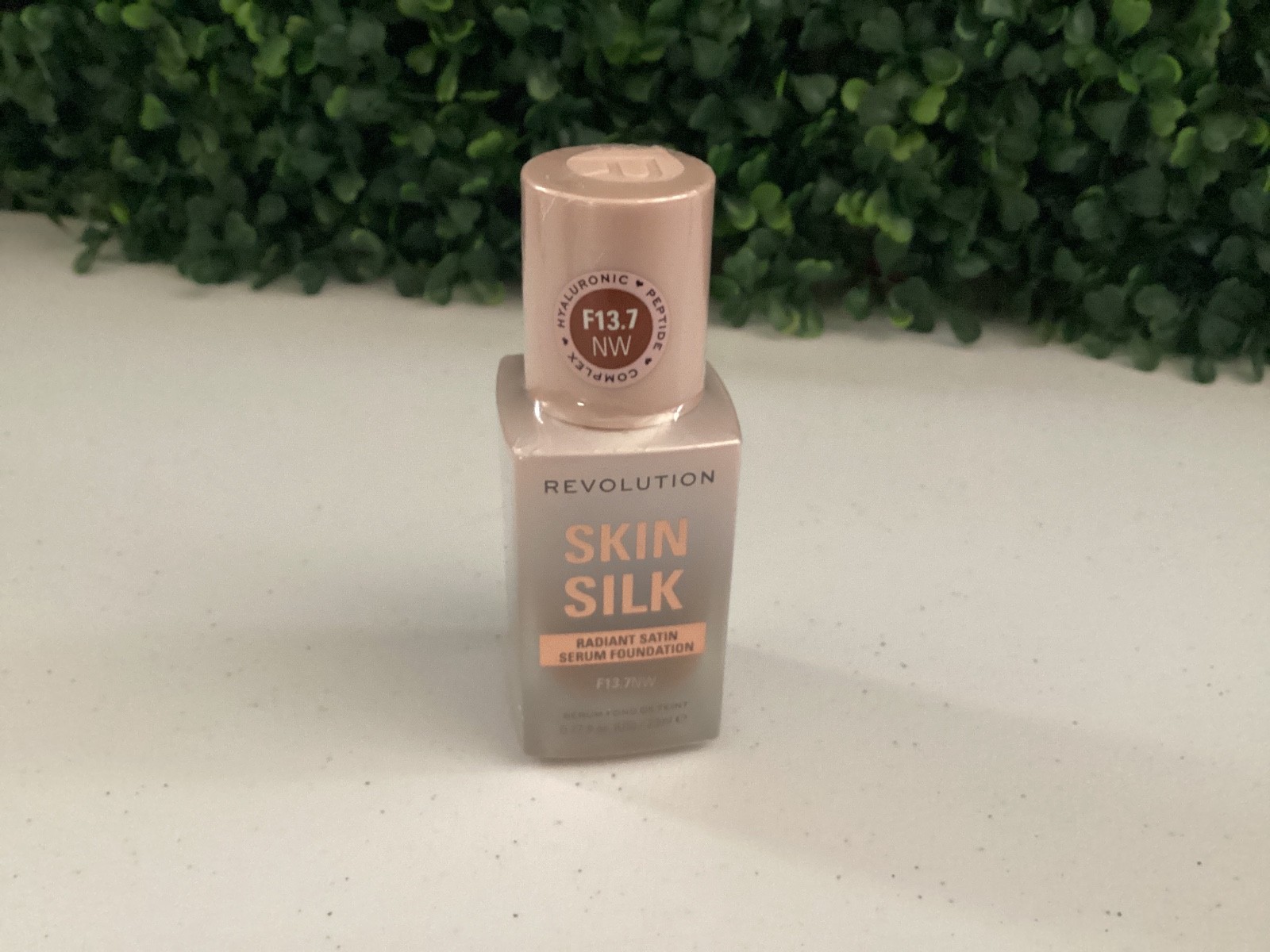 Revolution Skin Silk Radiant Satin Serum Foundation F13.7 NW