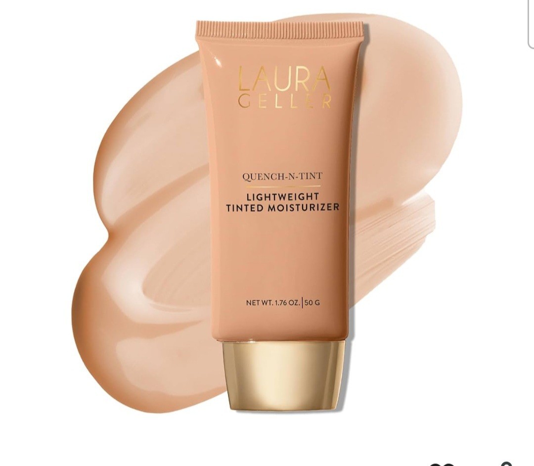 Laura Geller Quench-N-Tint Moisturizing Foundation Light/Medium 1.76 OZ.