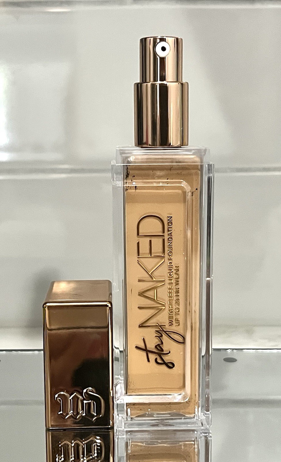 Urban Decay Stay Naked Weightless Liquid Foundation – 51WY –