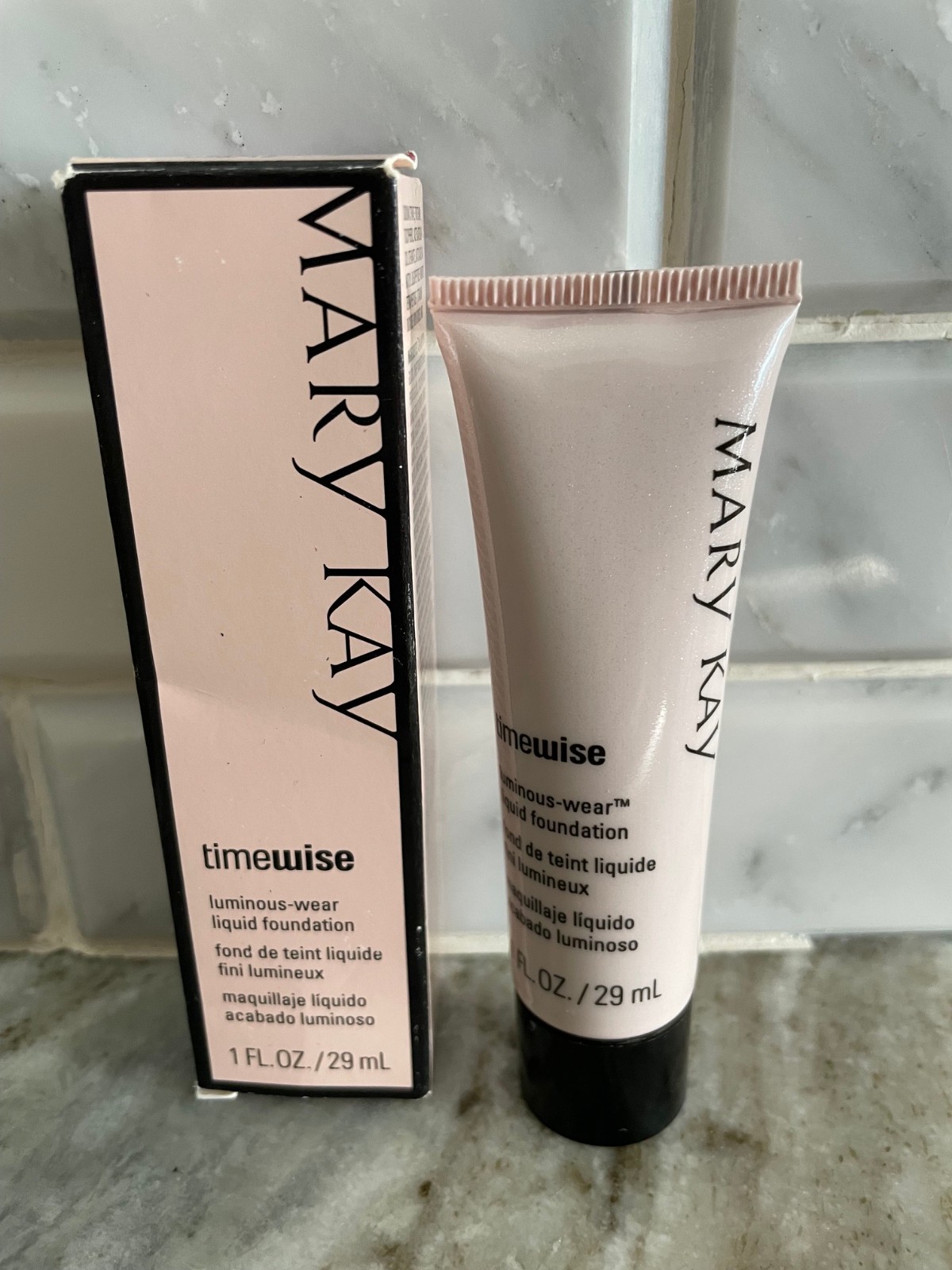 MARY KAY TIMEWISE LUMINOUS-WEAR LIQUID FOUNDATION BEIGE 8 NORMAL TO DRY SKIN