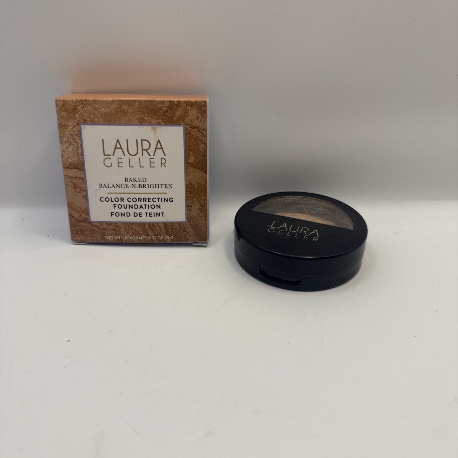 ✅ Laura Geller Balance-N-Brighten Foundation Medium 0.32oz/9g