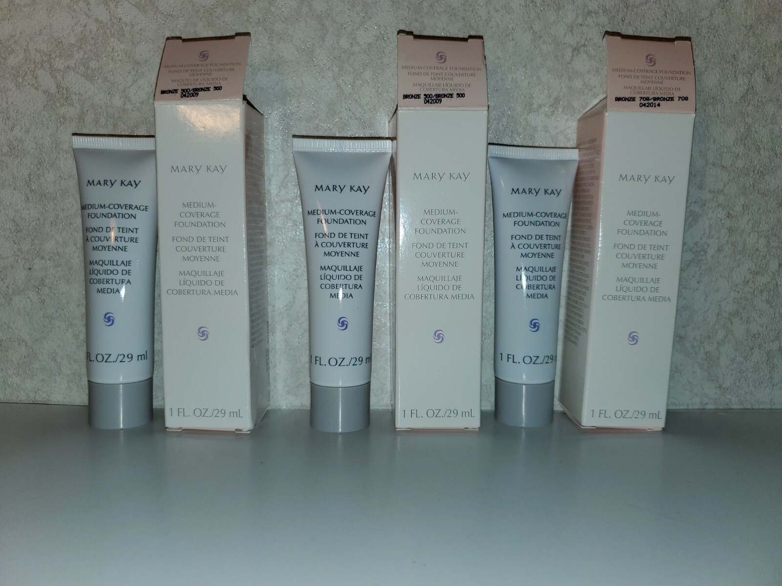 MARY KAY MEDIUM COVERAGE FOUNDATION PINK CAP OR GRAY OR WIDE GRAY