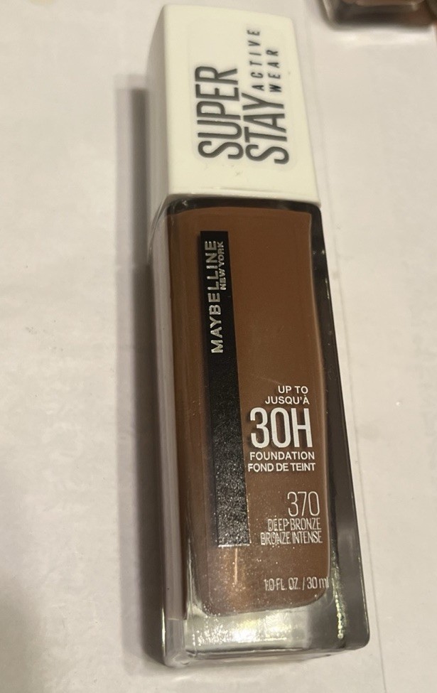 370 Deep Bronze. Maybelline Super Stay. Active Wear. Foundation. 30hour Hours