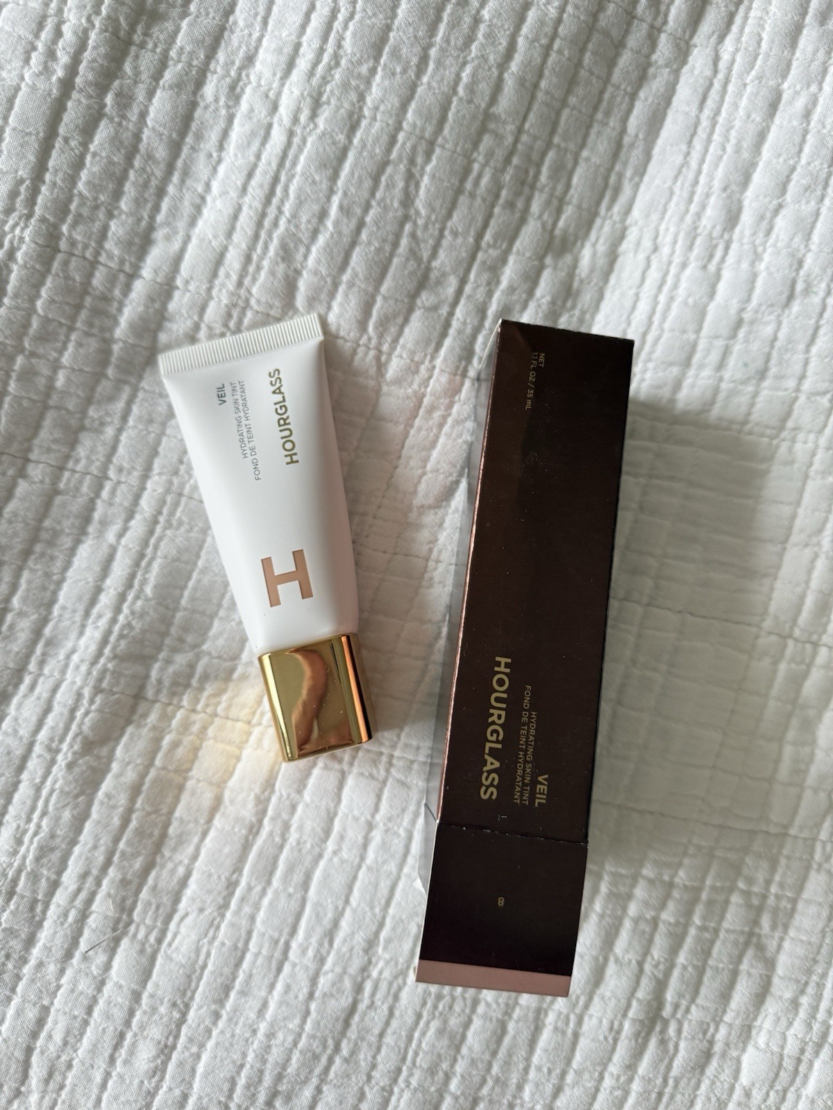 Hourglass Veil Hydrating Skin Tint ~ Shade 8 ~ 1.1 oz ~ New in Box