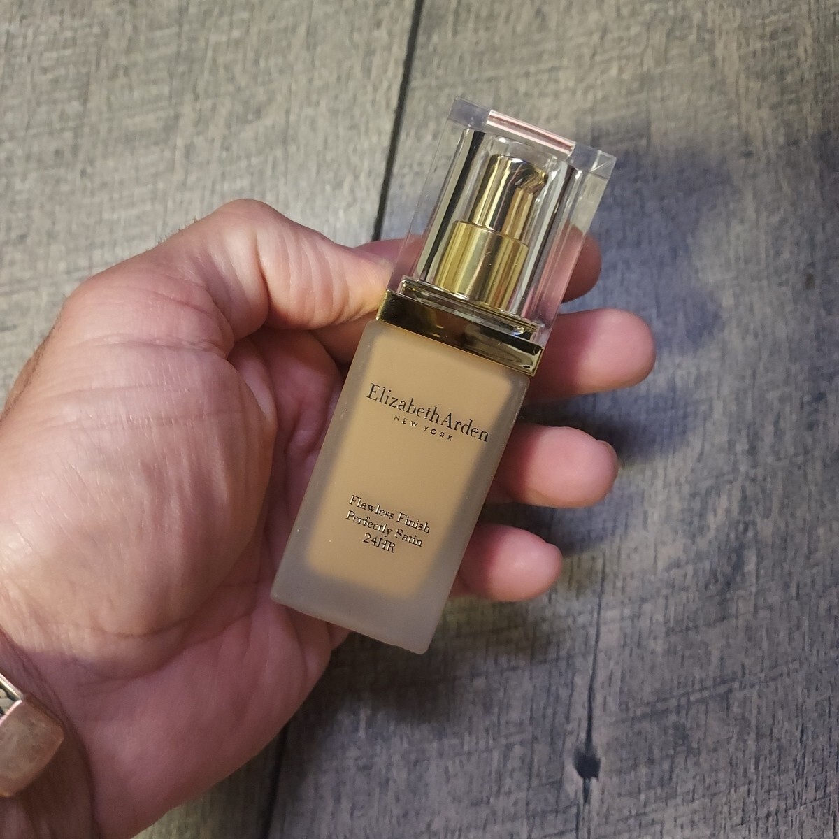 LOT OF 2 Elizabeth Arden Flawless Finish Perfectly Satin 24hr Makeup SPICE 16