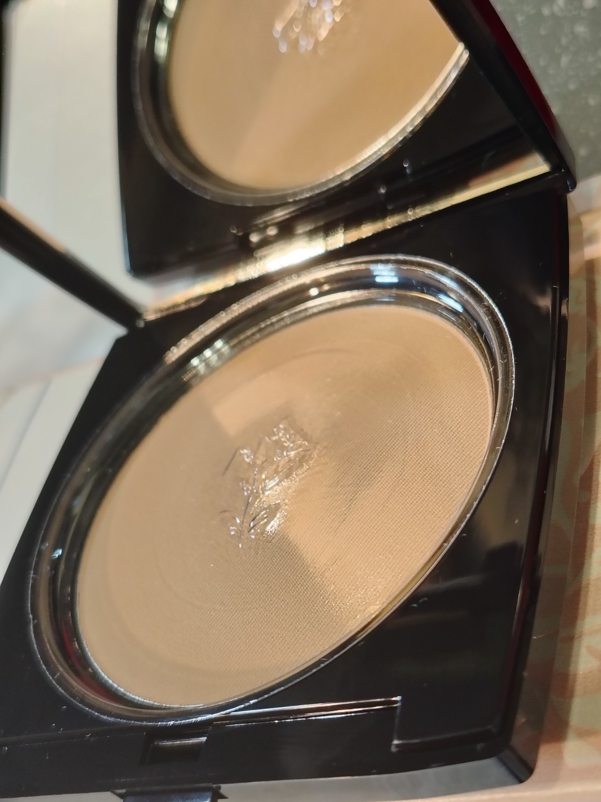 Lightweight Dual Finish Powder Foundation – Matte, Long-wearing, #”310C” Bisque