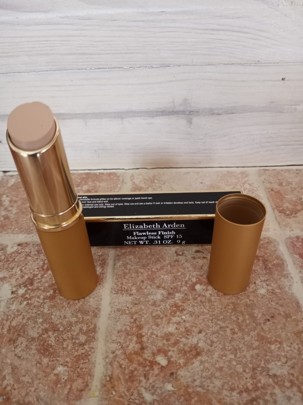 ELIZABETH ARDEN Flawless Finish Makeup Stick SPF15 0.31oz vanilla # 22