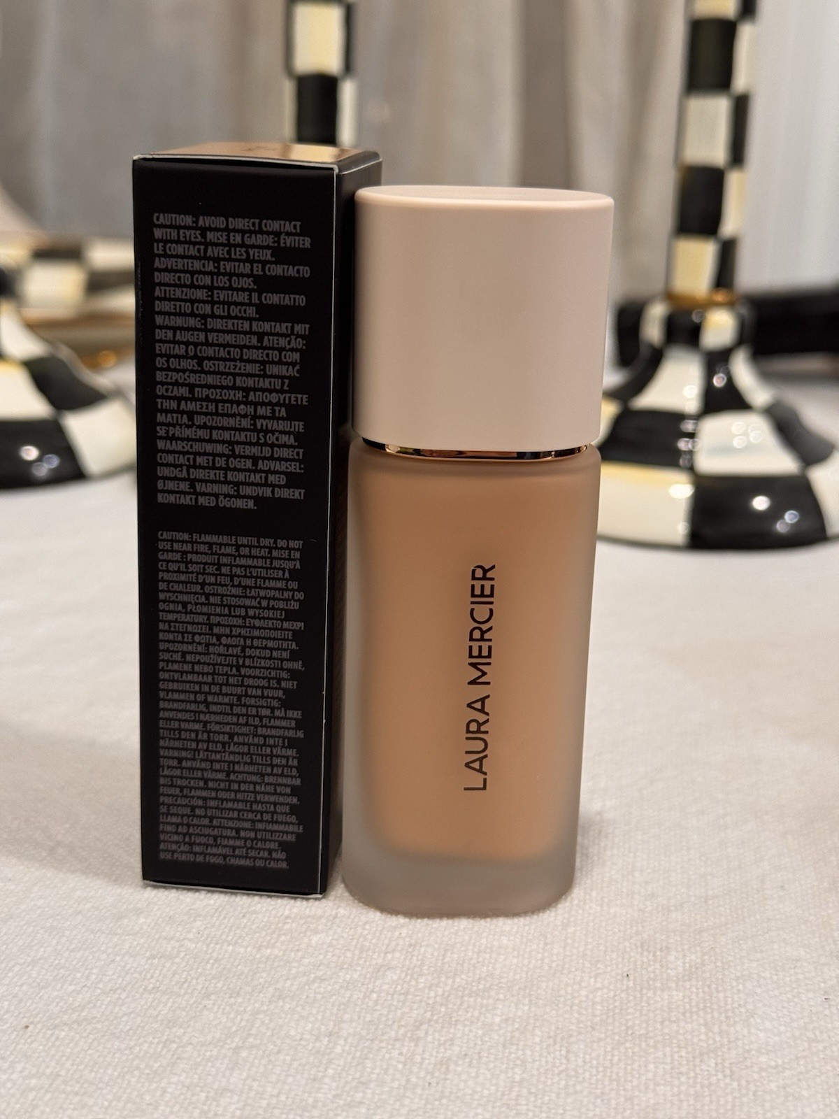 Laura Mercier Real Flawless Weightless Perfecting Foundation 2C2 SOFT SAND NIB
