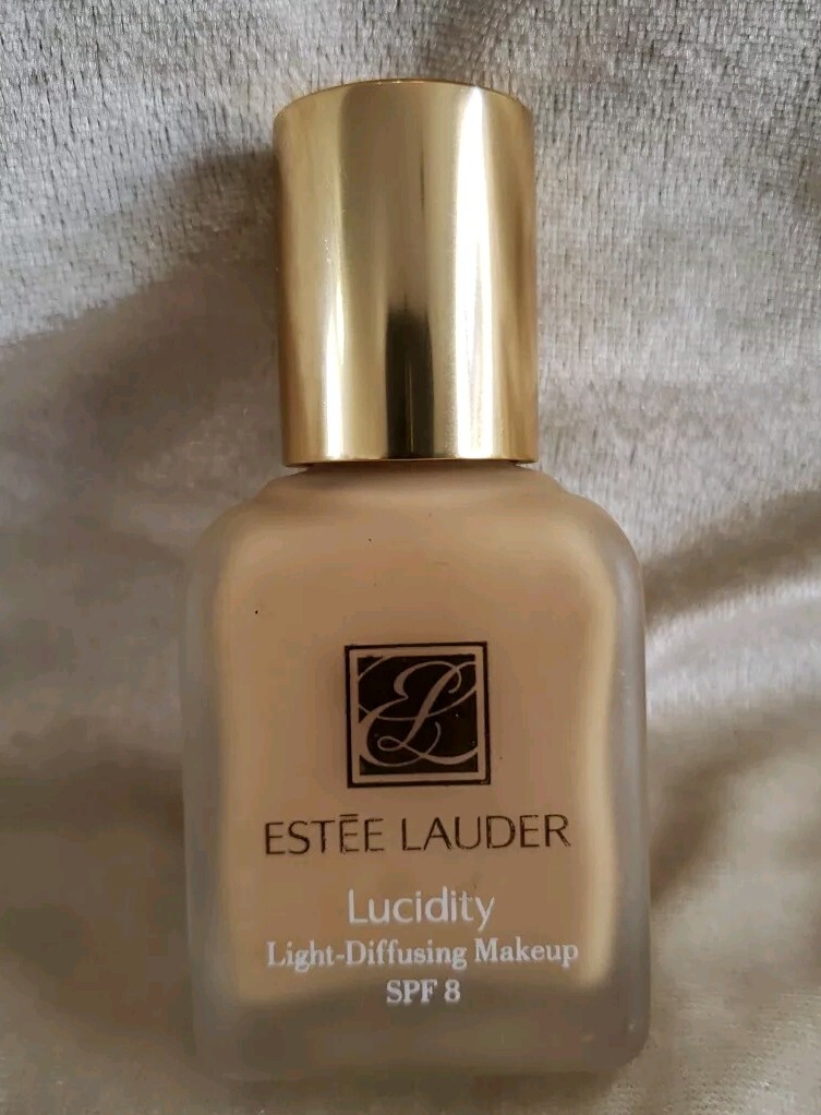 ESTEE LAUDER Lucidity Light Diffusing Makeup 03 VANILLA BEIGE 1 fl oz 30 mL