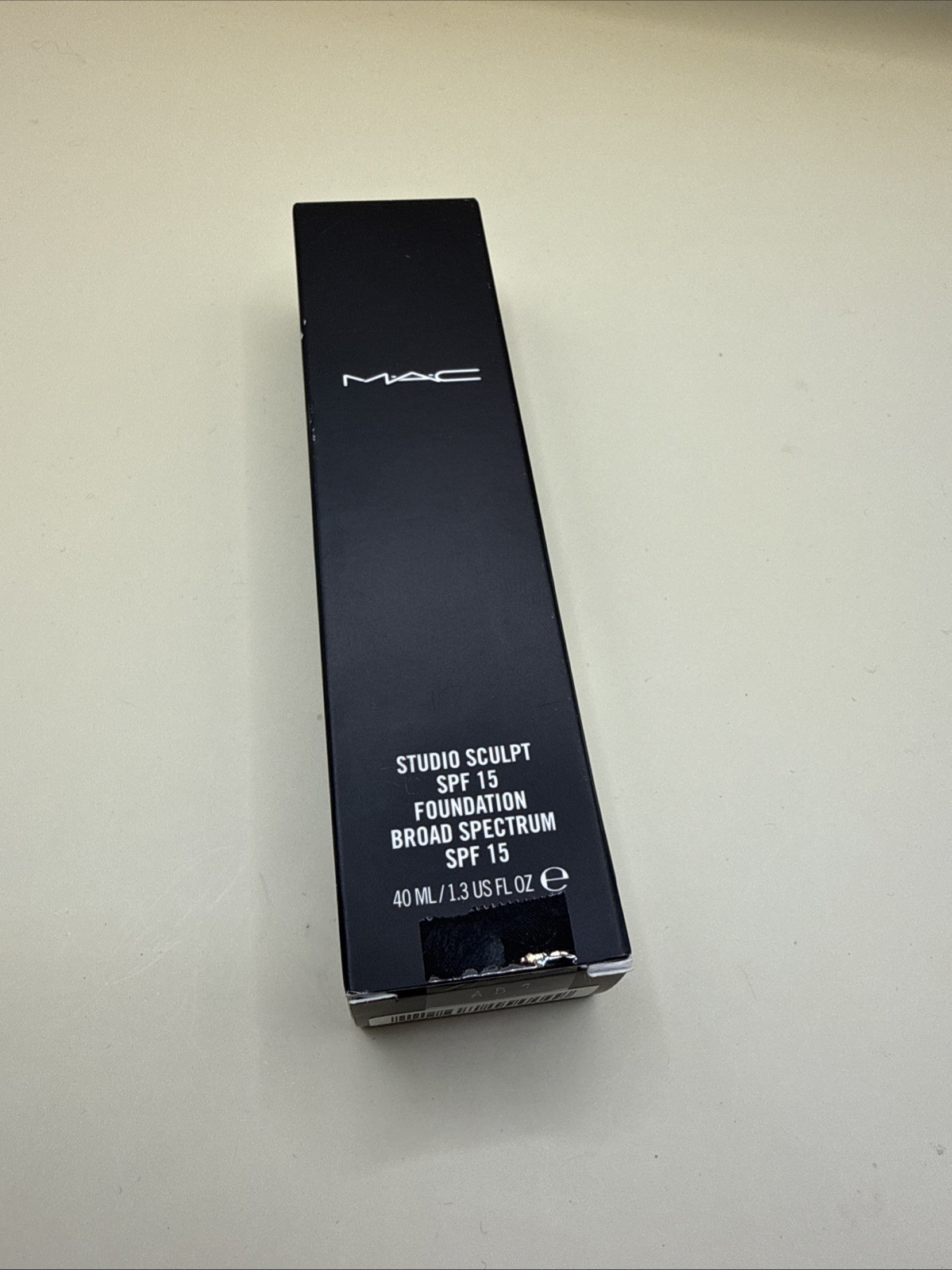 MAC Studio Sculpt Foundation SPF15 Shade NC30 Full Size 1.3oz / 40ml New In Box