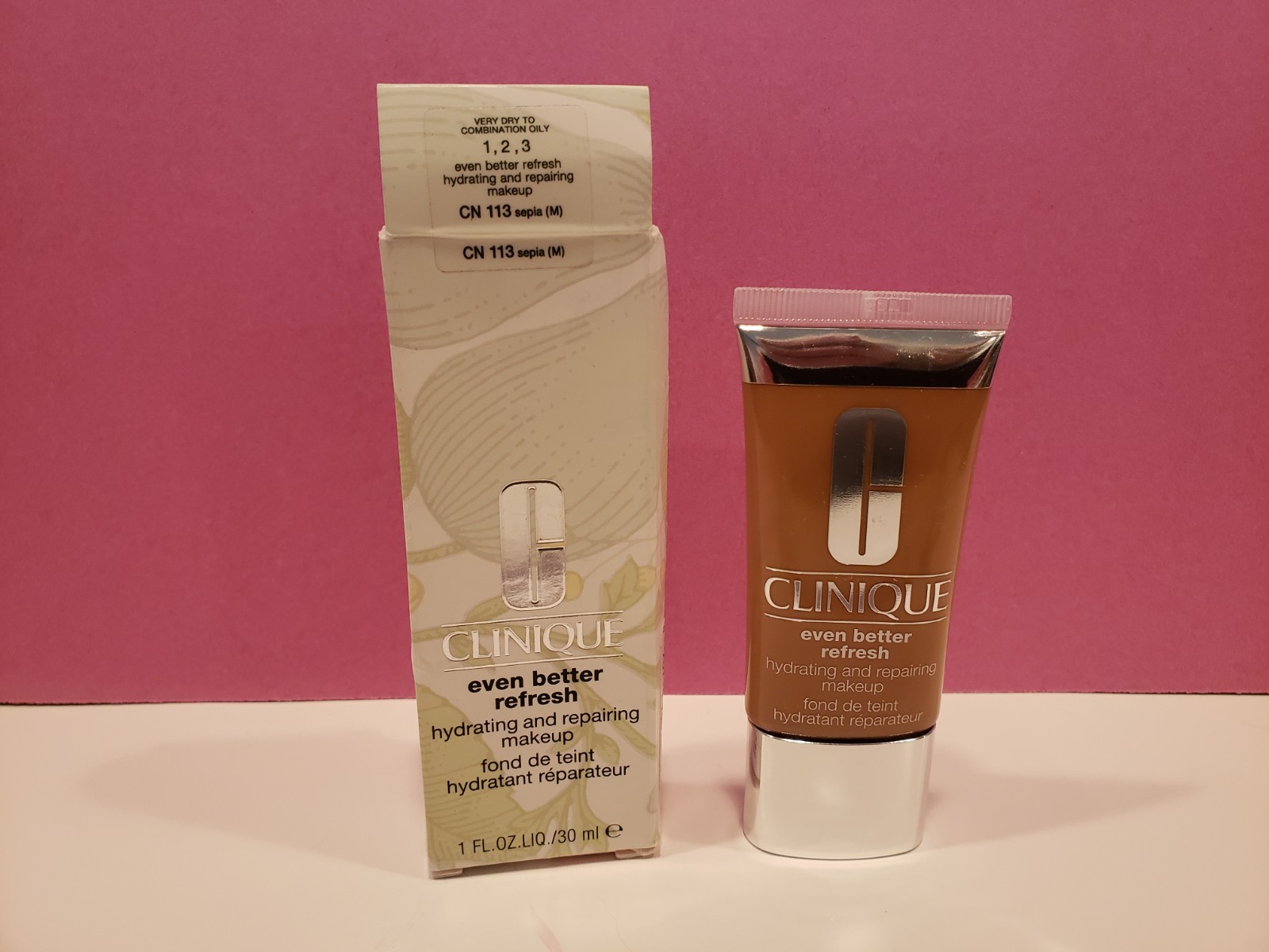 Clinique- Even Better Refresh Hydrating and Repairing Makeup – CN113 Sepia – NIB