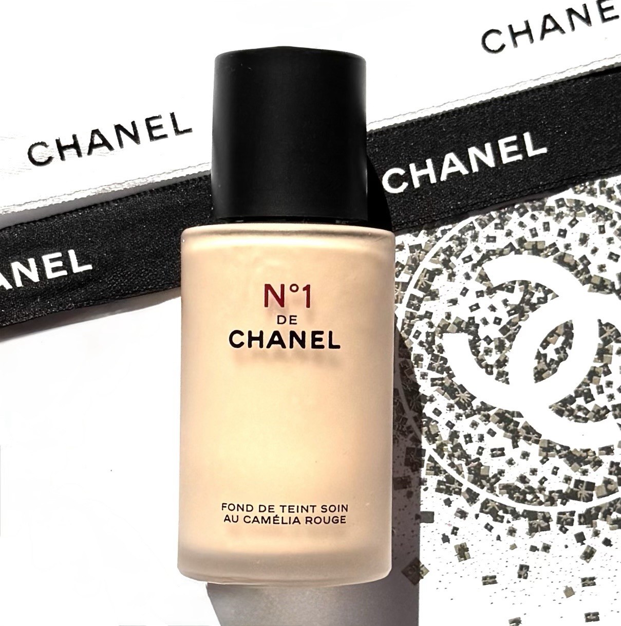 Chanel N.1 Red Camelia Skincare Foundation B10 30ml