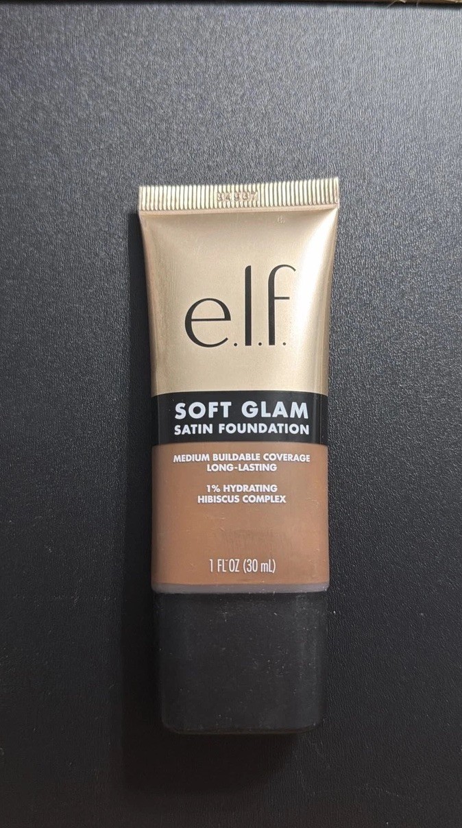 e.l.f. Soft Glam Satin Foundation Hydrating Medium Coverage 1 oz
