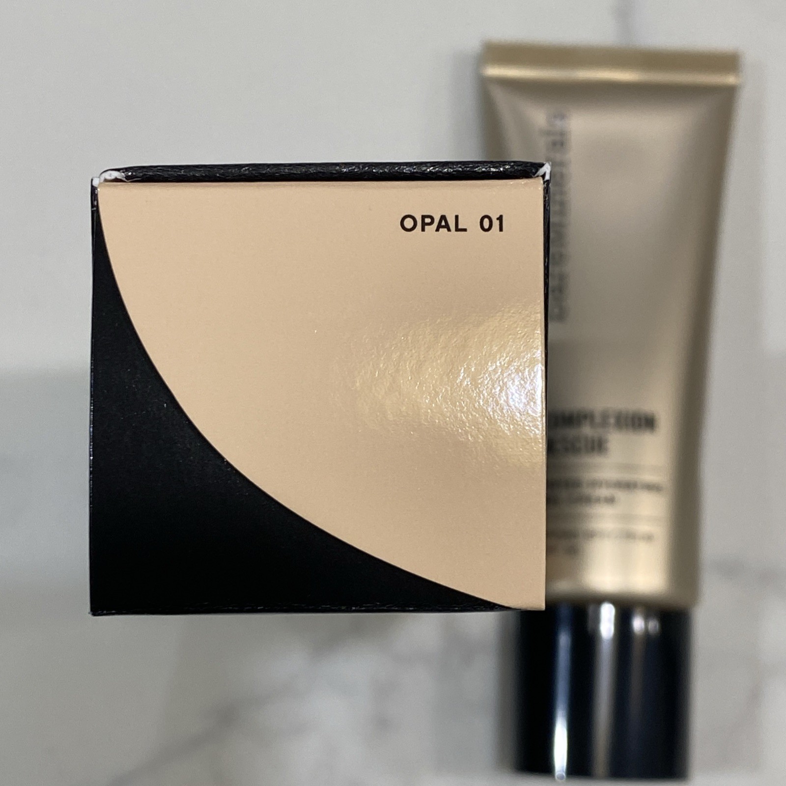bareMinerals Complexion Rescue Tinted Hydrating Gel Opal 01 SPF30 Sealed