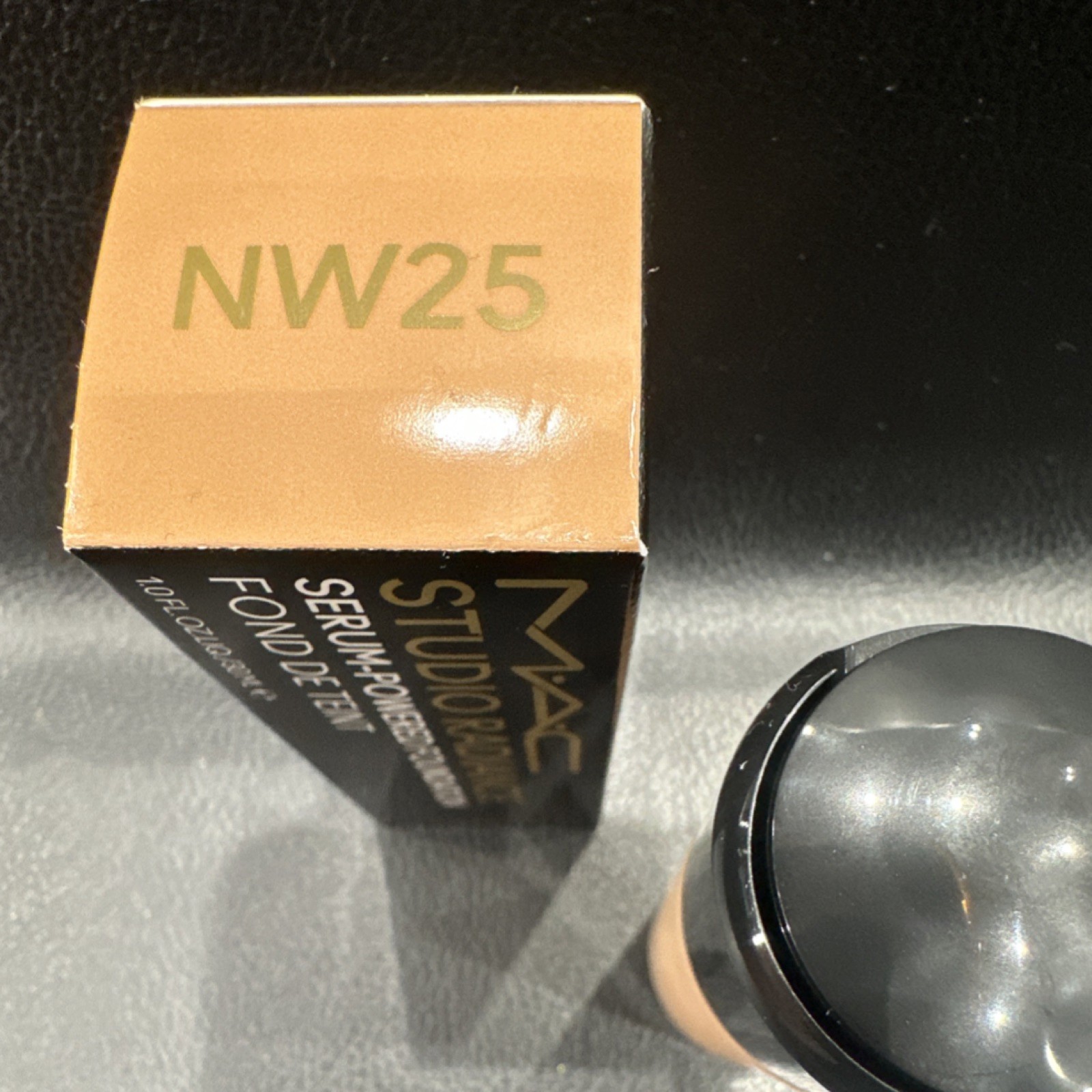 M·A·C Studio Radiance Serum-Powered Foundation Liquid NW25 1.0 fl oz / 30ml