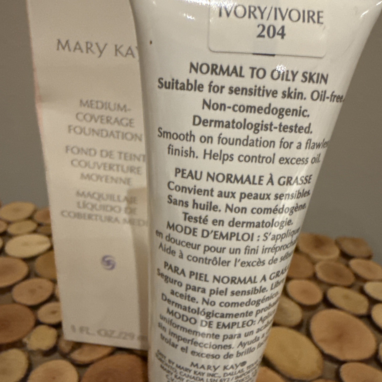 Mary Kay Medium Coverage Foundation Ivory 204 Pink Cap NIB #355300
