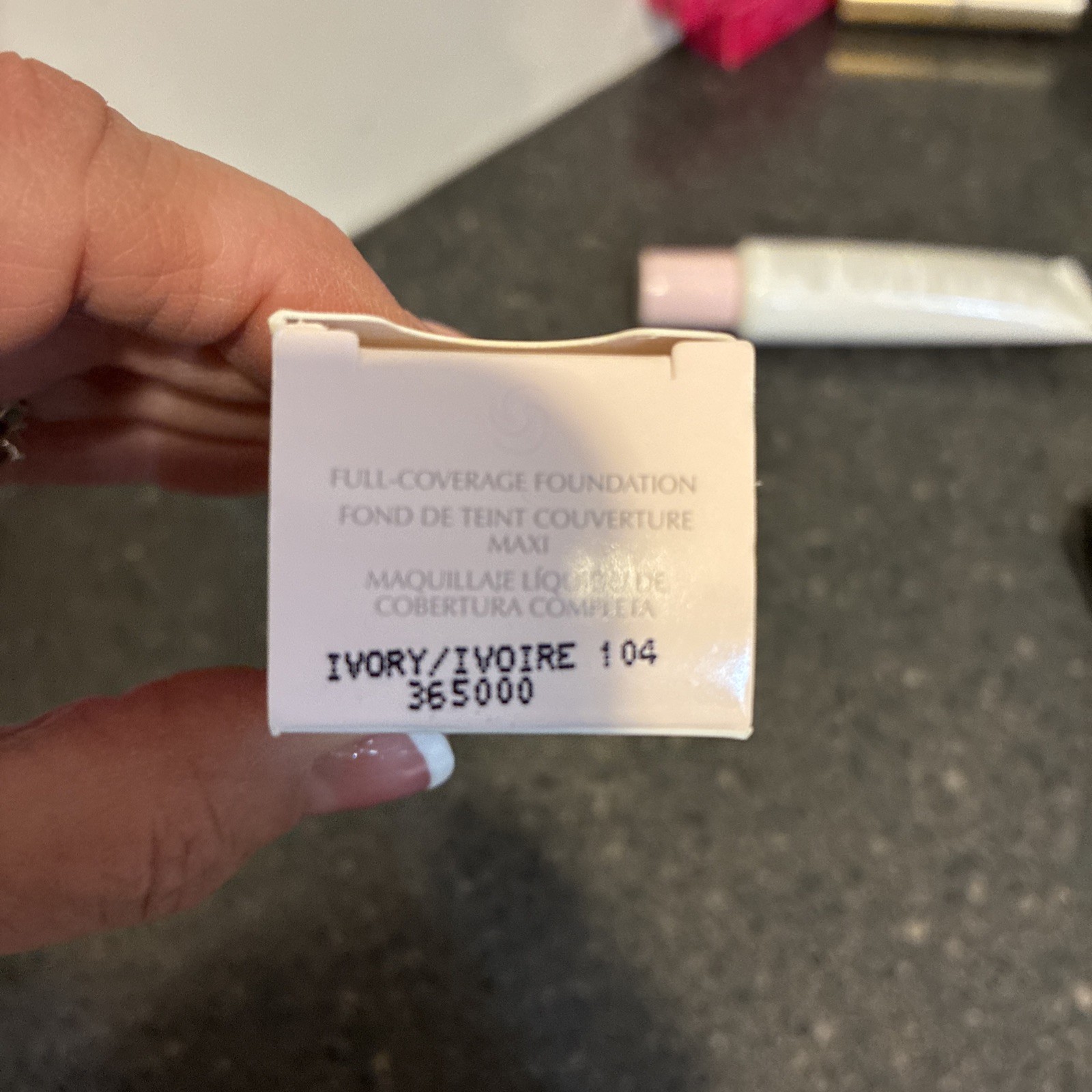 Mary Kay Full Coverage Foundation 1 oz Ivory 104 #365000 Normal dry NOS
