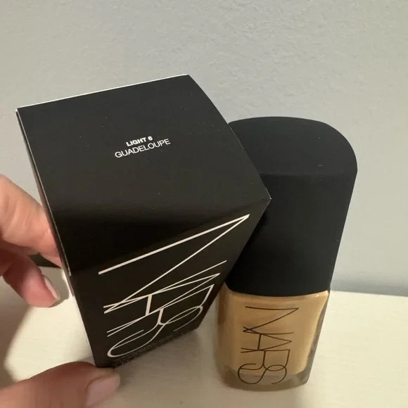 NARS Sheer Glow Foundation Light 6 Guadeloupe NIB