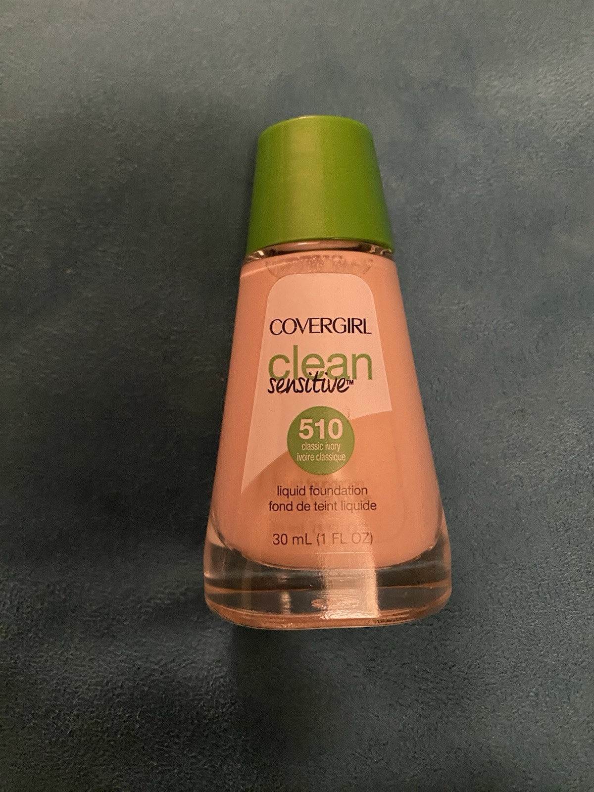 COVERGIRL Clean Sensitive Liquid Foundation 510 Classic Ivory 30 mL (1 FL OZ)