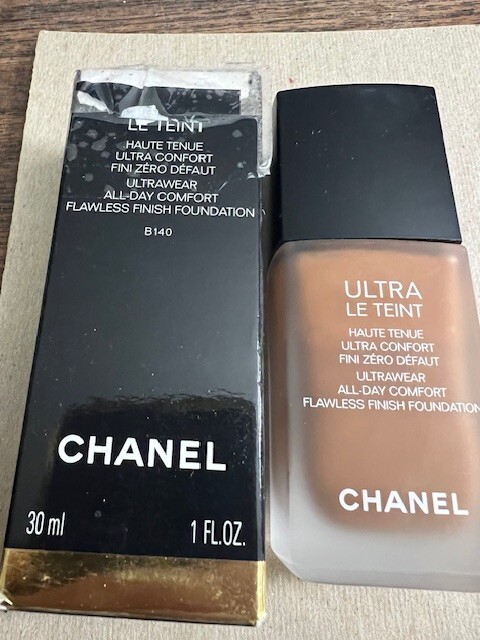 CHANEL ULTRA LE TEINT Ultrawear All Day Comfort Flawless Finish B140 BOX WEAR