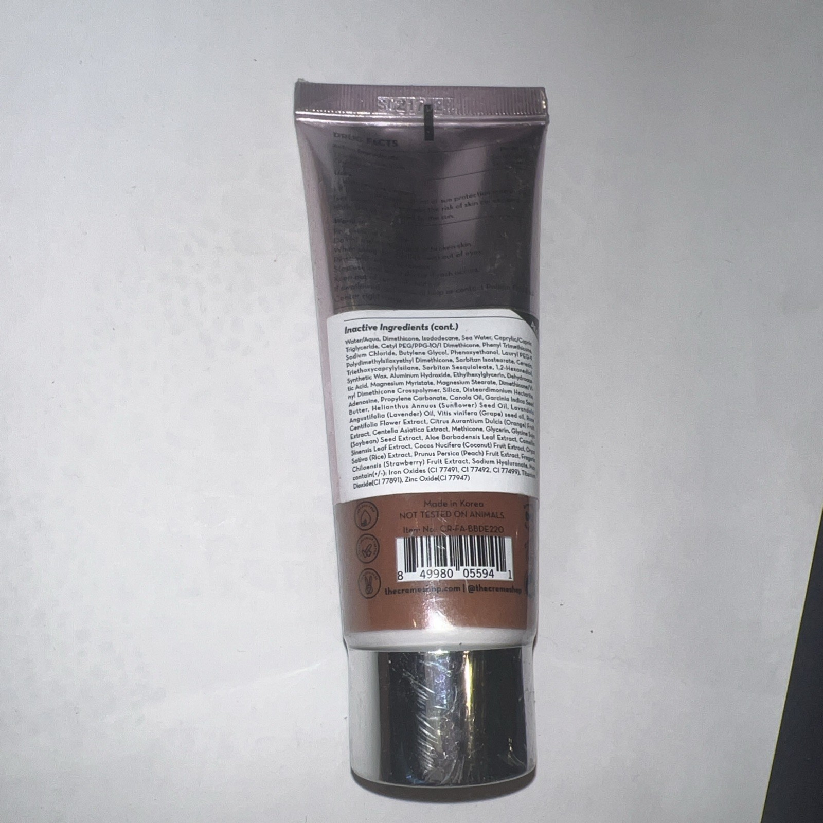 A full-coverageCC cream that hydrates skin, provides agedefense and has Deep 200