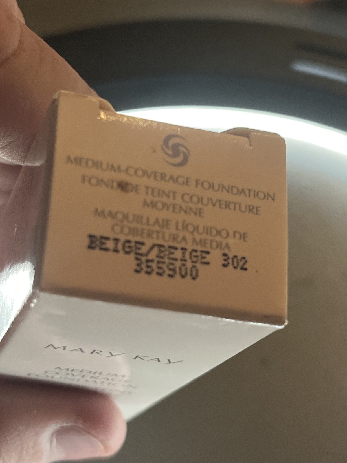 Mary kay Medium coverage foundation BEIGE 302. New With Box Discontinued 355900