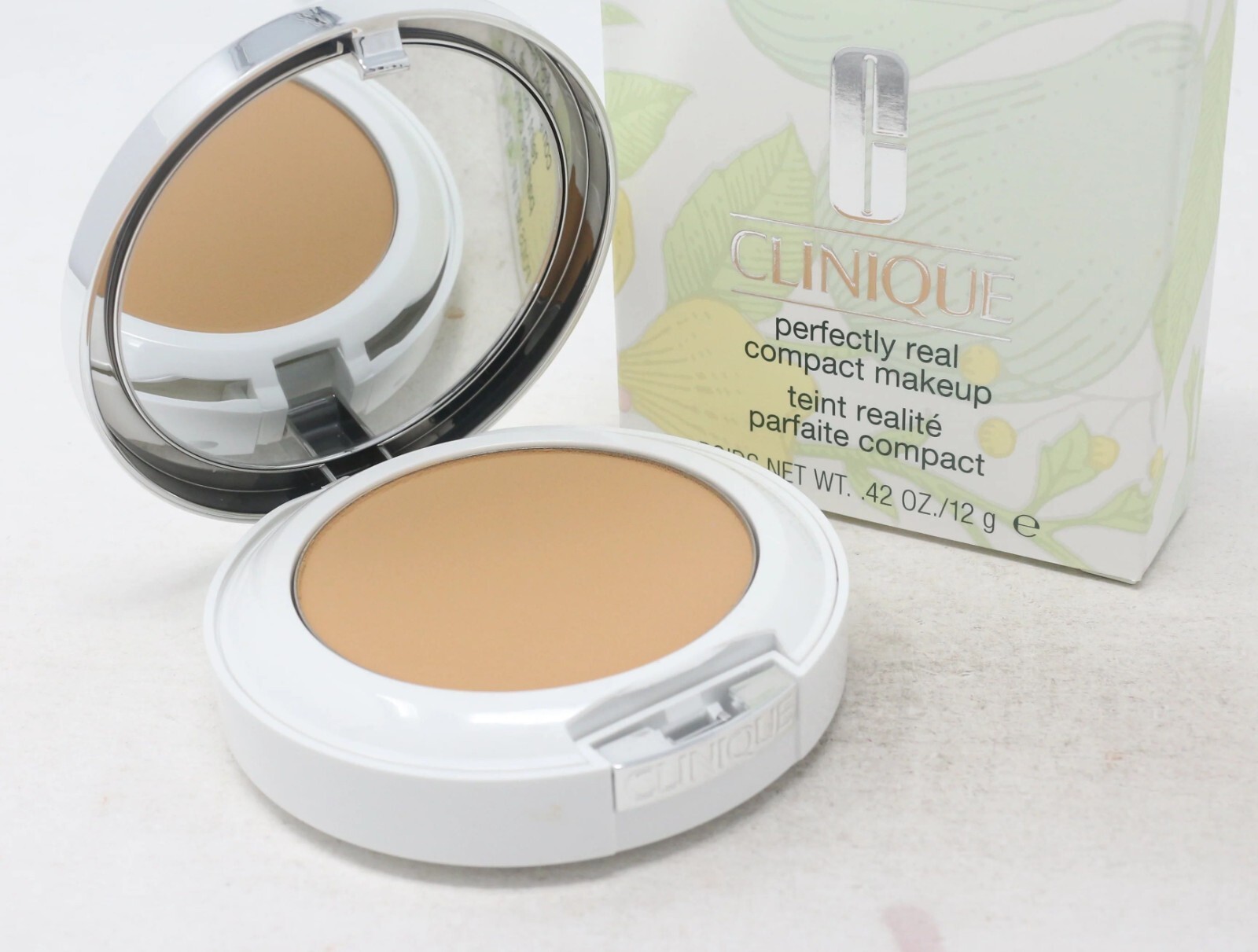 CLINIQUE Perfectly Real Compact Makeup Choose Shade .42 oz / 12 g New in Box