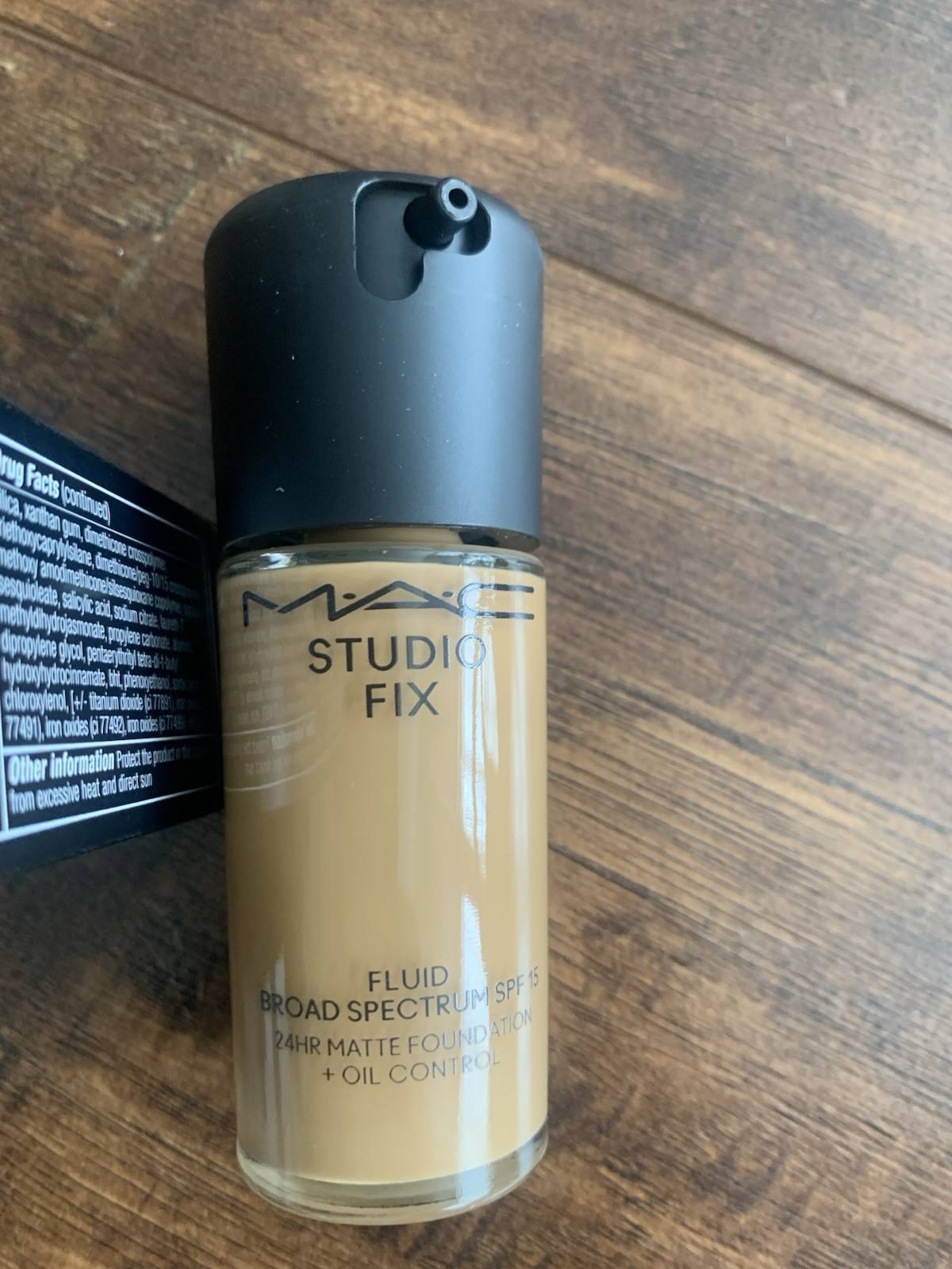 NIB MAC C8 STUDIO FIX FLUID BROAD SPECTRUM FOUNDATION SPF15 C8 1OZ/30ML