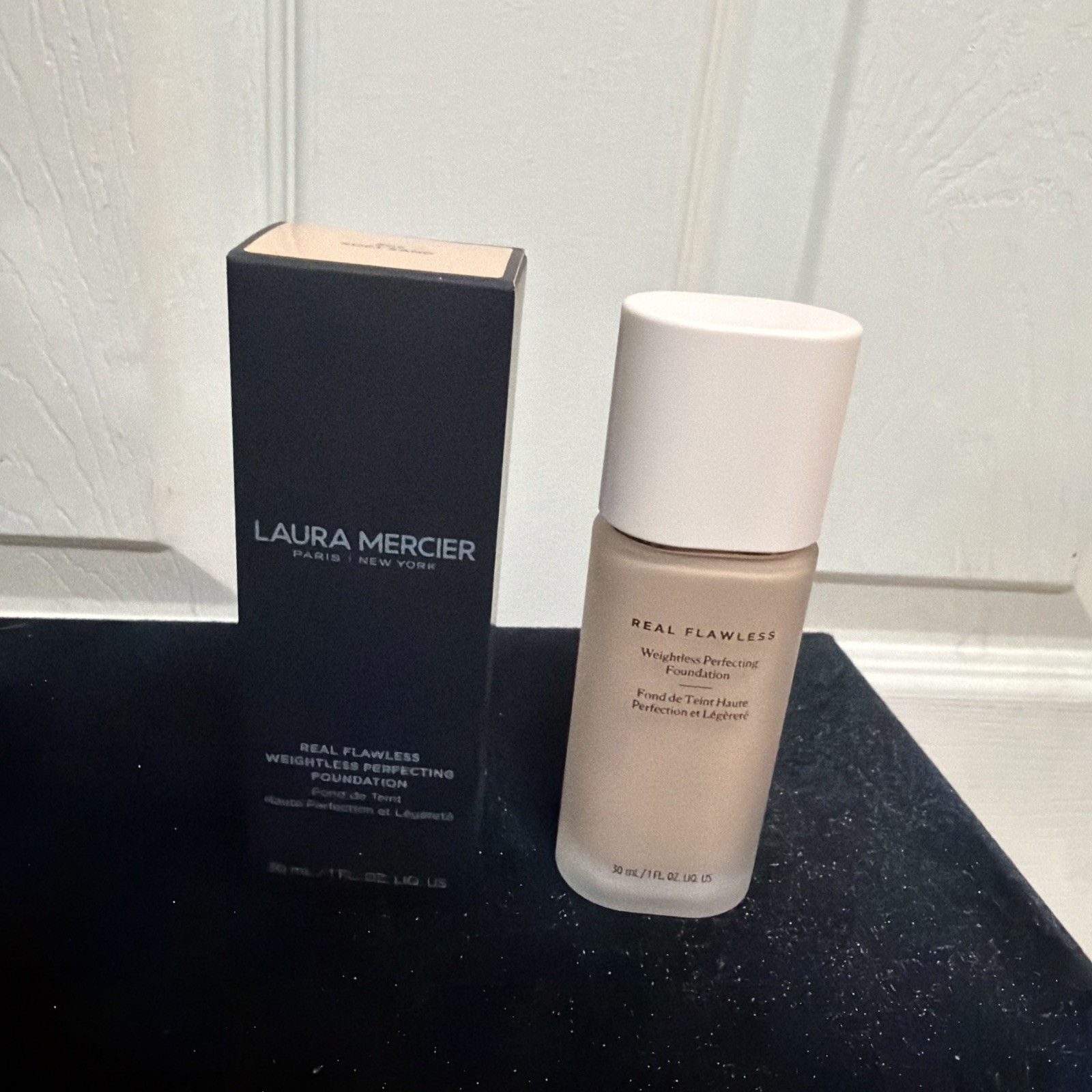 Laura Mercier Soft Sand 2C2 Real Flawless Weightless Foundation. NIB!