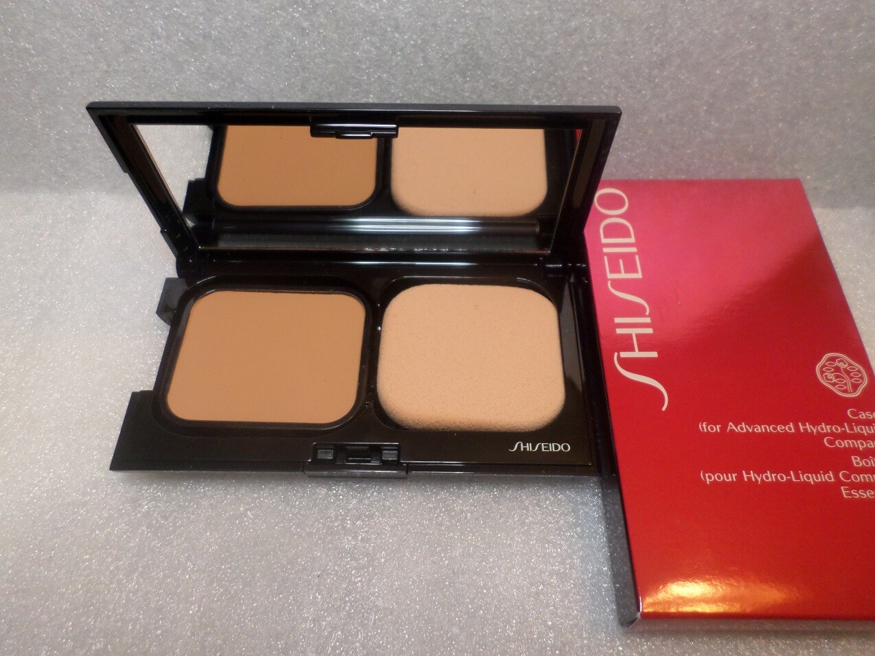 SHISEIDO SHEER MATTIFYING COMPACT FOUNDATION OIL-FREE I100 SPF 21 0.34OZ