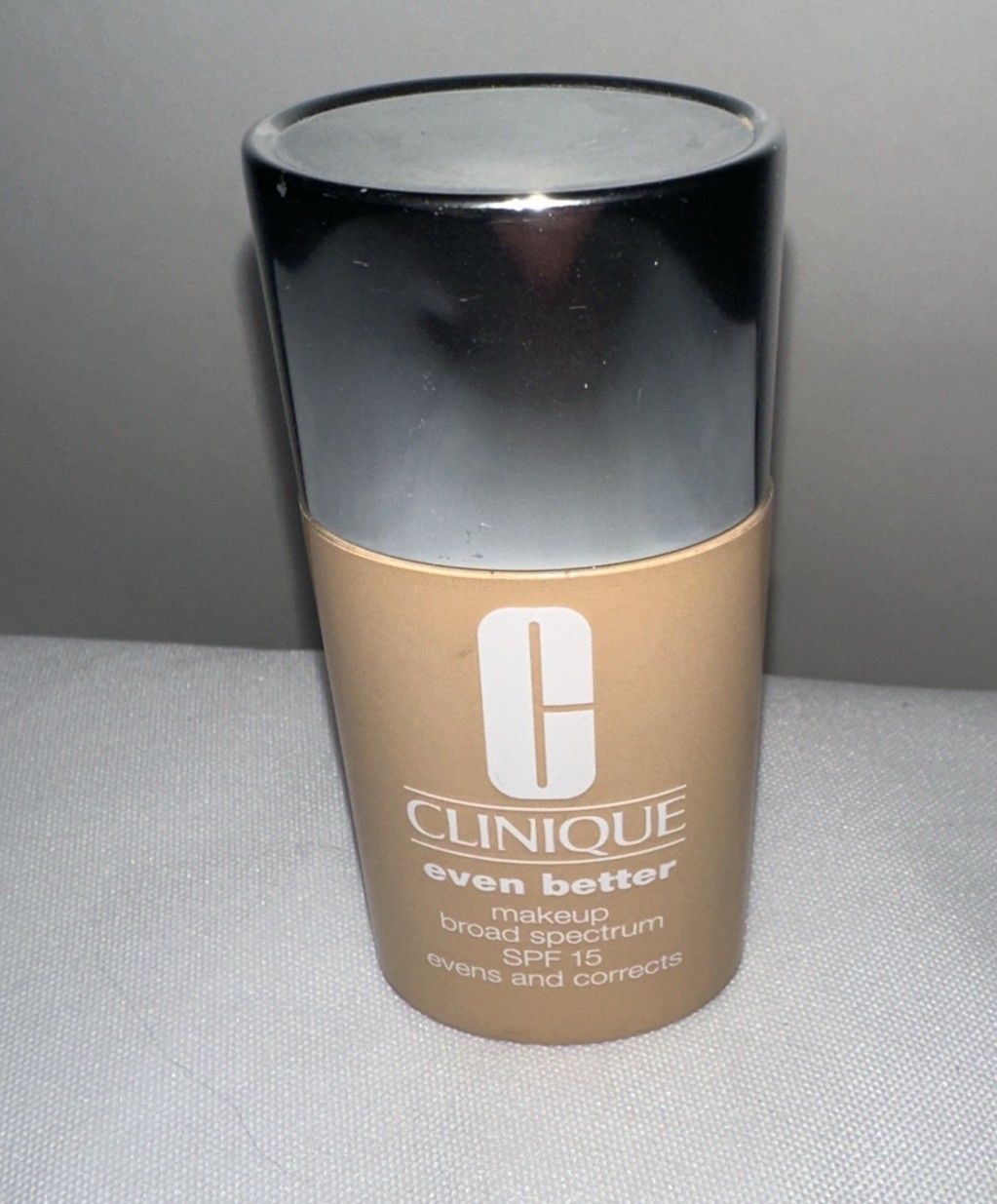 Clinique Even Better Makeup Evens And Corrects 1oz/30ml WN 12 MERINGUE NWOB Read
