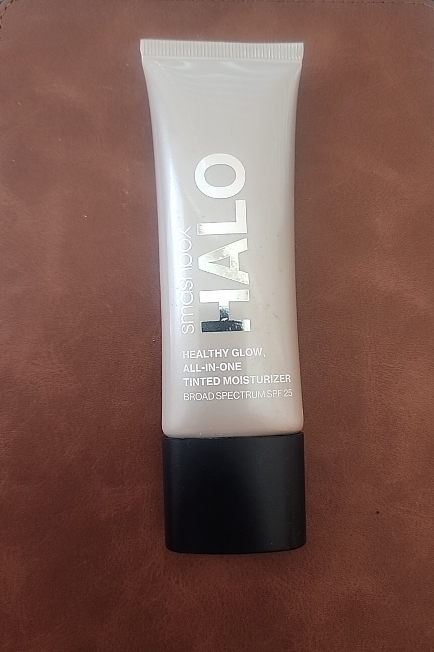 Smashbox HALO Healthy Glow All-In-One Tinted Moisturizer DEEP 1.4 Fl Oz SPF 25