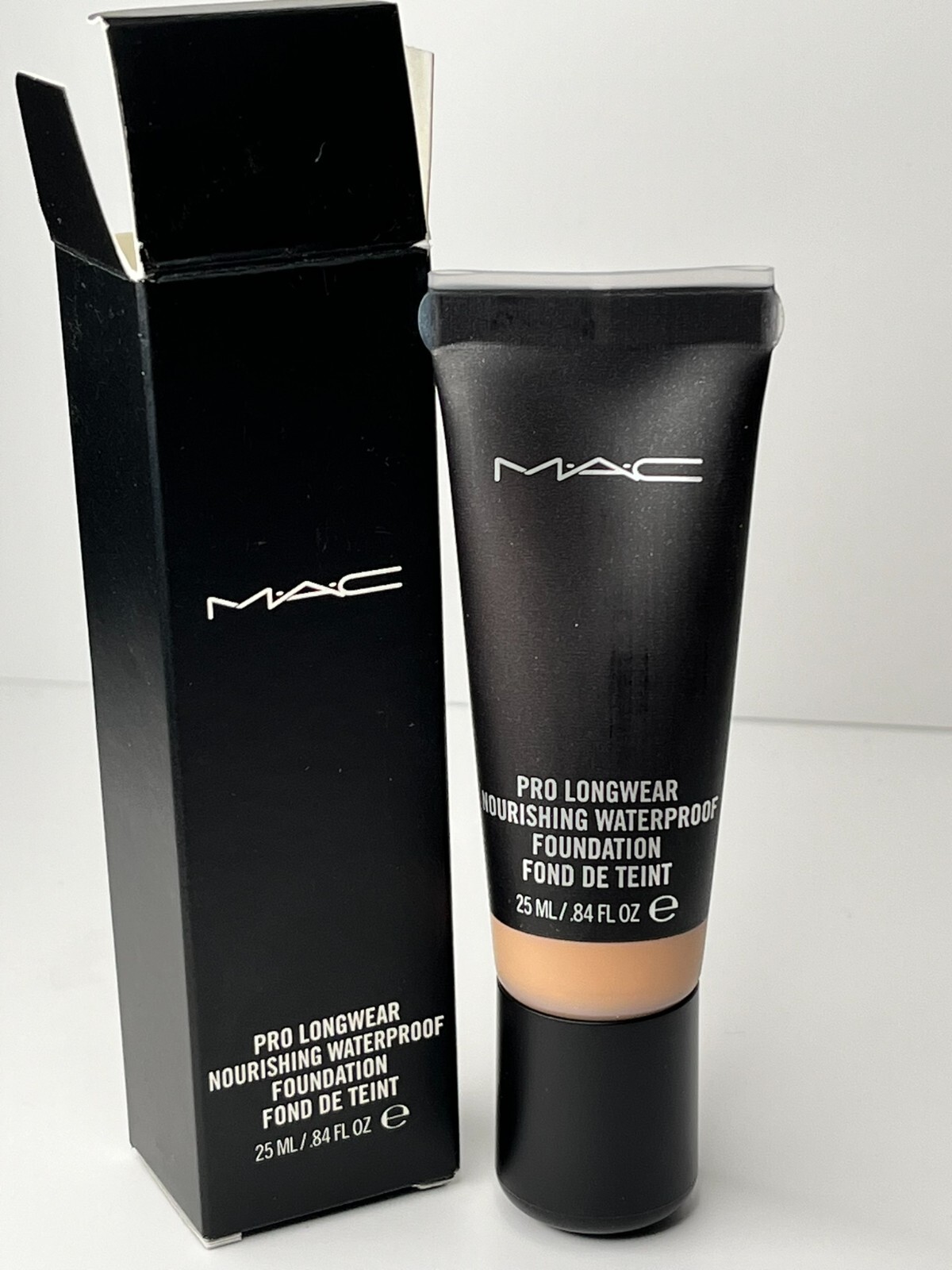 MAC Pro Longwear Nourishing Waterproof Foundation – 25ml/0.84oz BNIB, HTF!