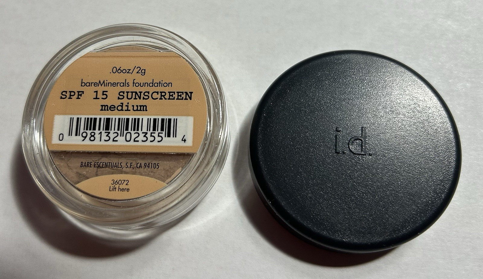 I.D Bare Minerals Original SPF 15 Powder Foundation SUNSCREEN MED. 2 g. / 06 oz