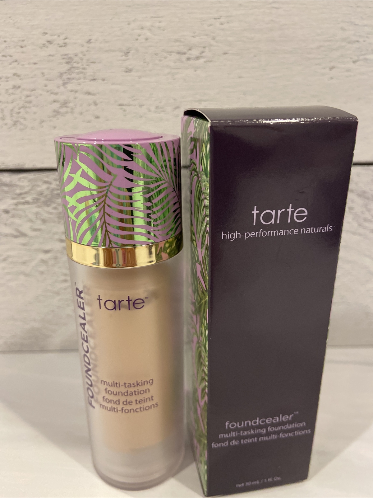 Tarte foundcealer Multi Tasking Foundation 1fl Oz NIB 8 B Porcelain Beige