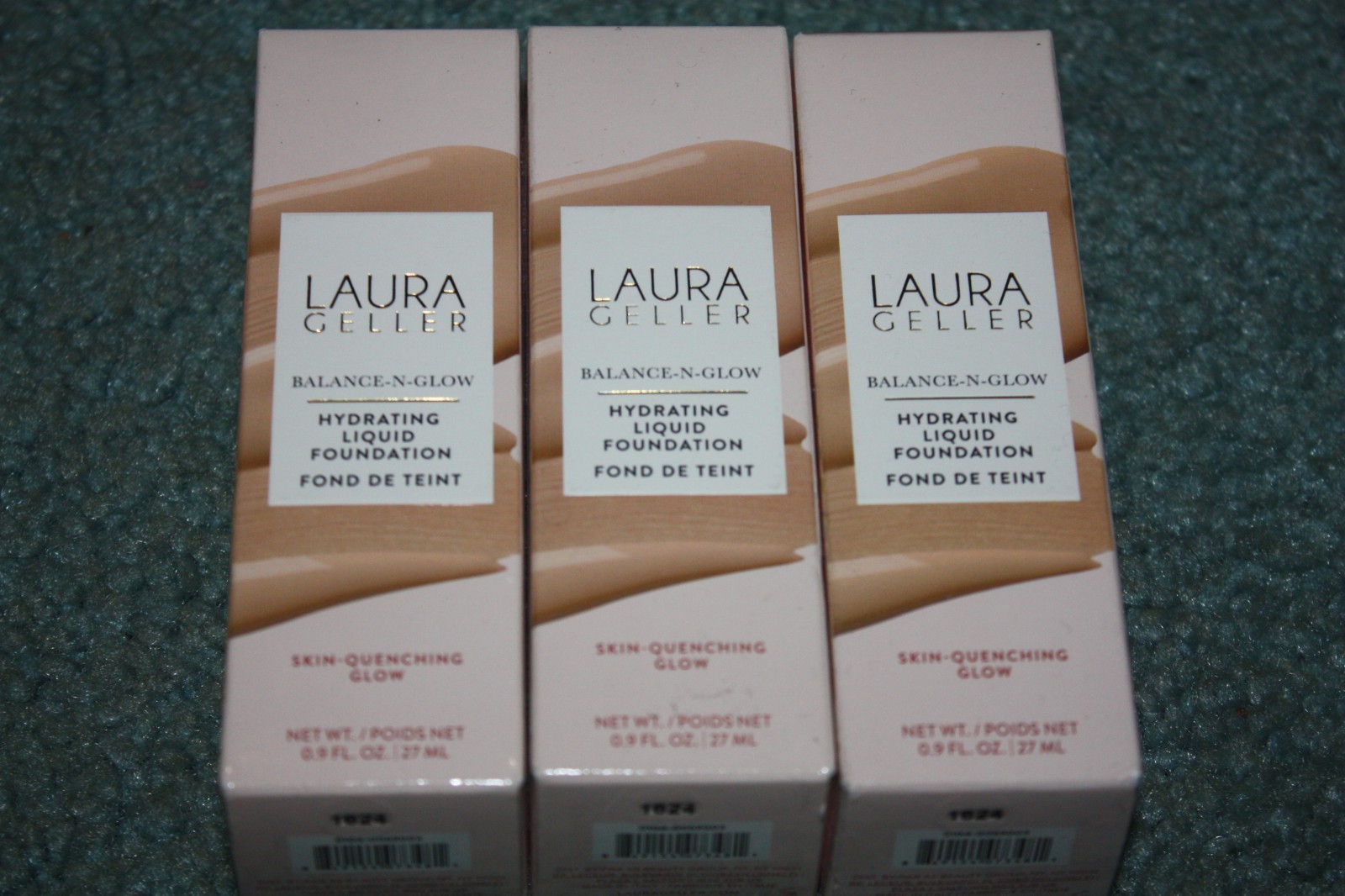 Laura Geller hydrate liquid foundation light makeup medium coverage balance glow