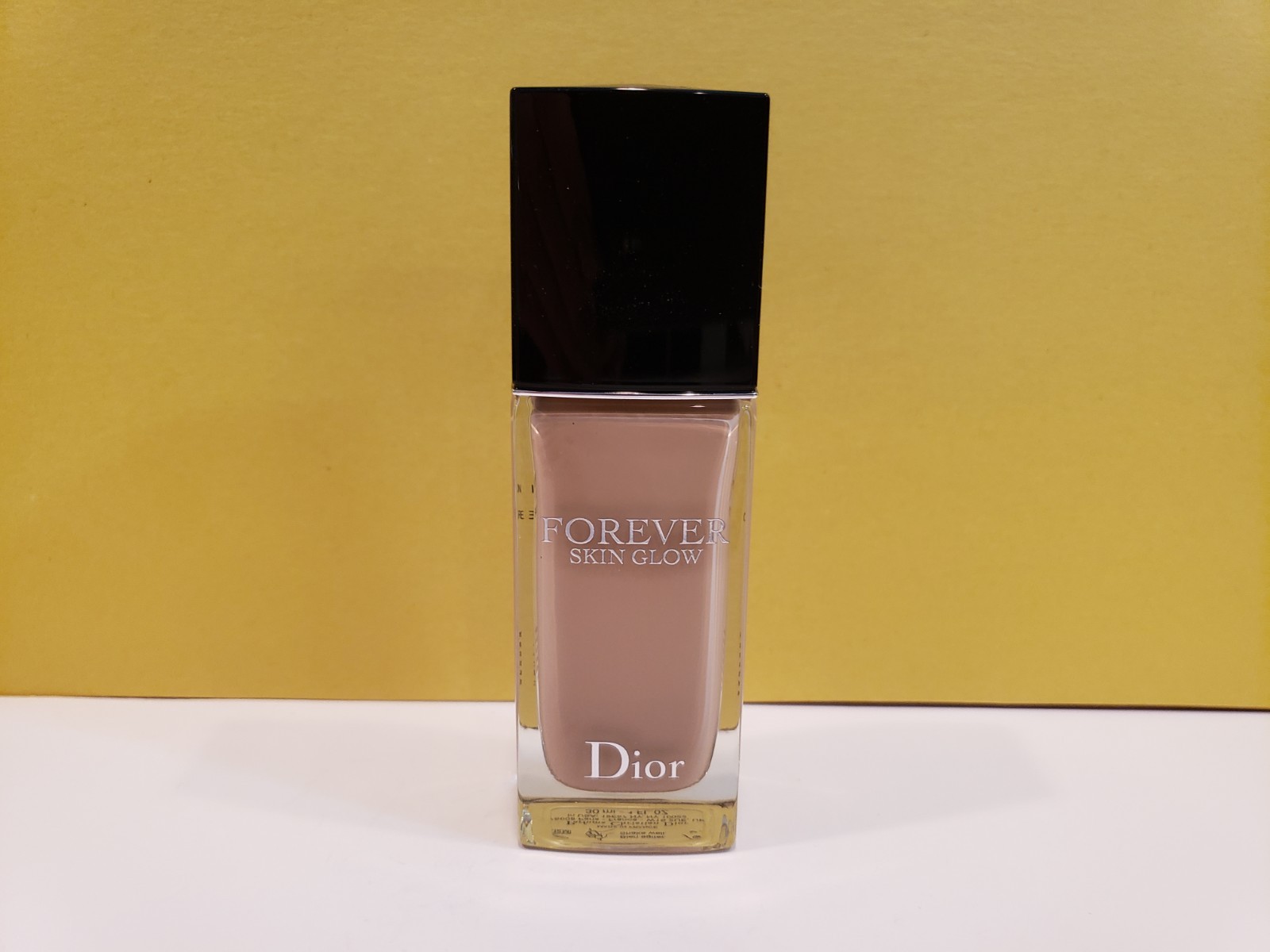 Dior ~ Forever Skin Glow ~ 24hr Wear Radiant Foundation ~ 3W0 WARM OLIVE ~ NWOB