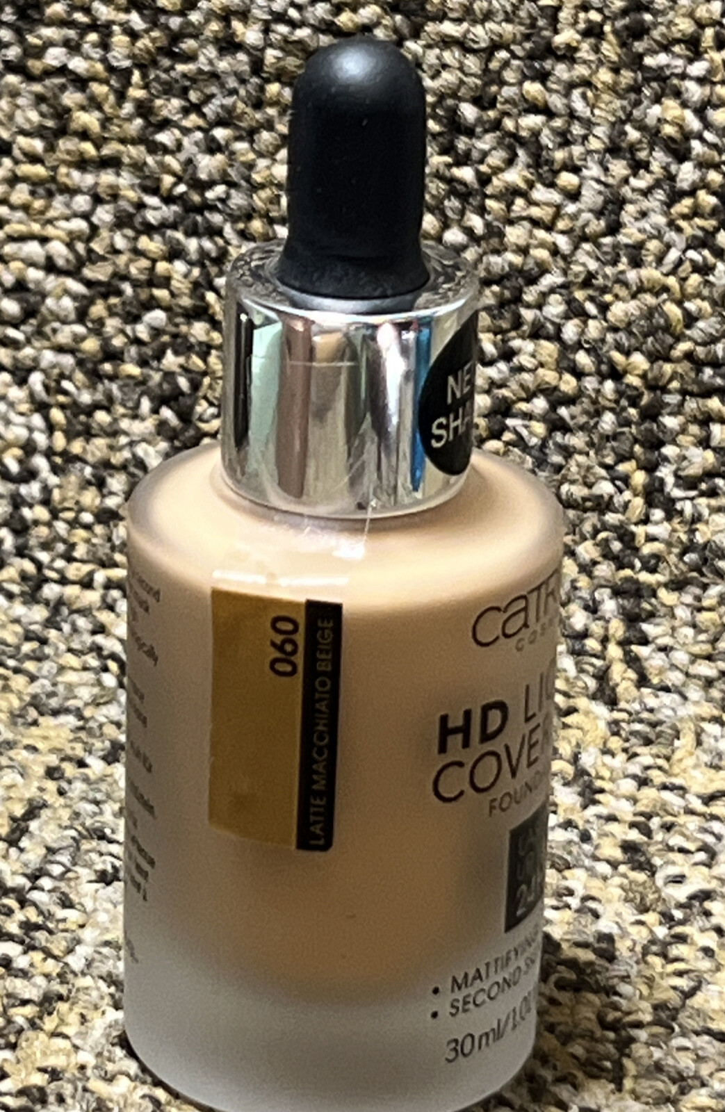 Catrice 24 HR HD Liquid Coverage Foundation ~ 060 Latte Macchiato Beige