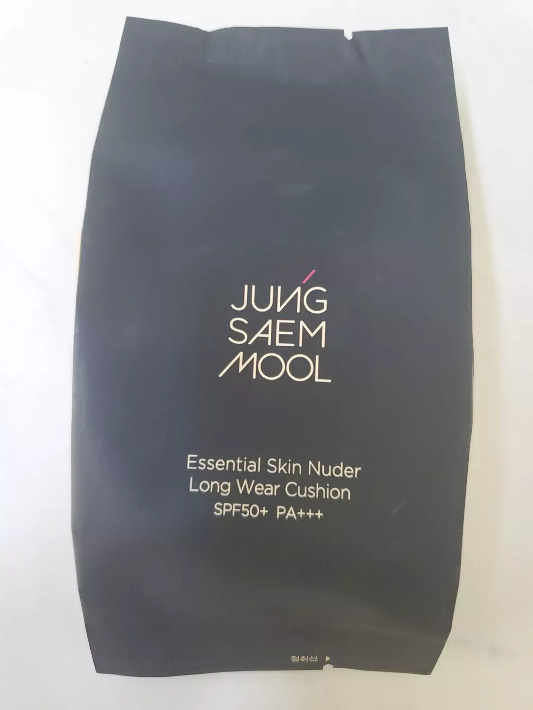 JUNG SAEM MOOL Essential Skin Nuder Cushion 14g Fair Light #17 SPF 50+ – Sealed