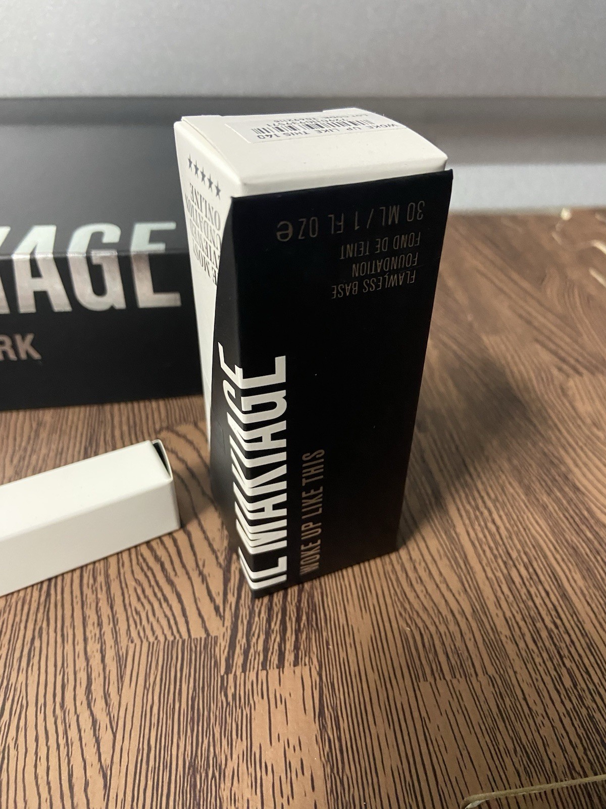 WOKE UP LIKE THIS #140 BY IL MAKIAG FLAWLESS BASE FOUNDATION 1 OZ w Eyeliner