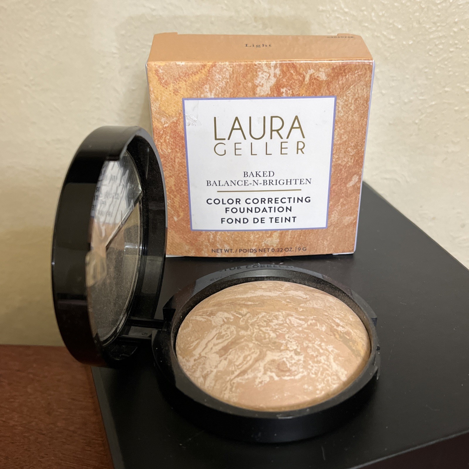 Laura Geller Baked Balance-n-Brighten Color Correcting Foundation Light