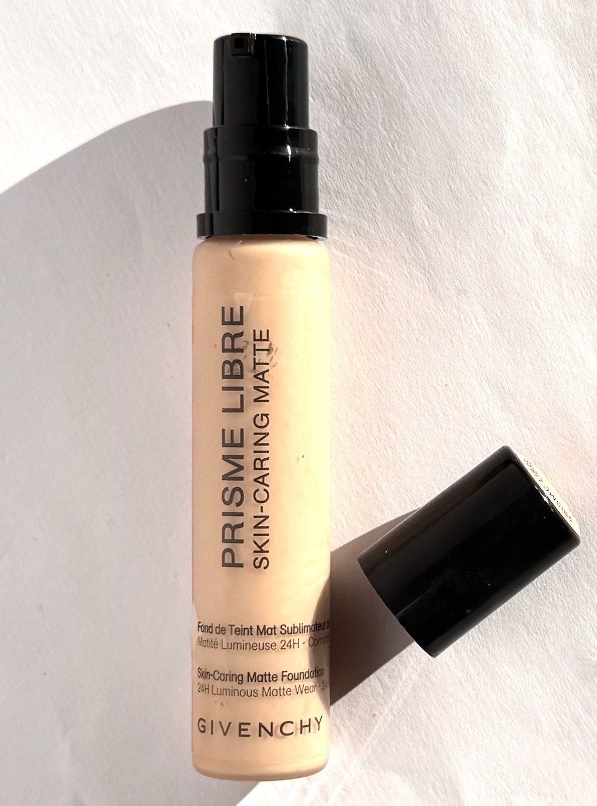 Givenchy Prisme Libre Skin Caring Matte Foundation 24HLuminous Matte 15ml 3-N250