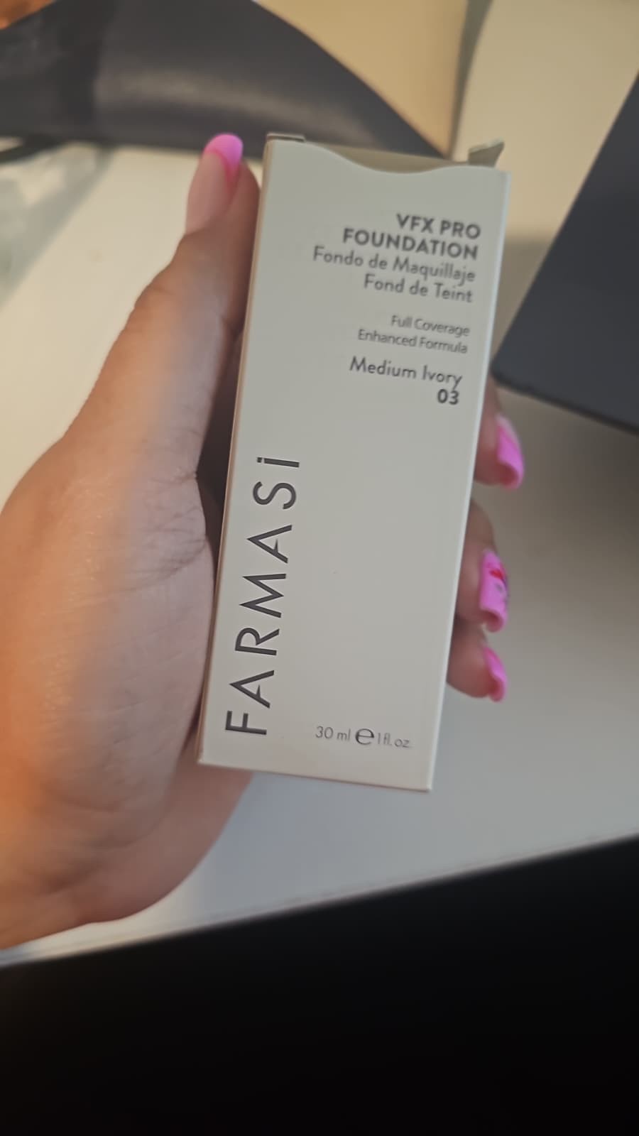 Farmasi VFX PRO Camera Ready Foundation 03 Medium Ivory