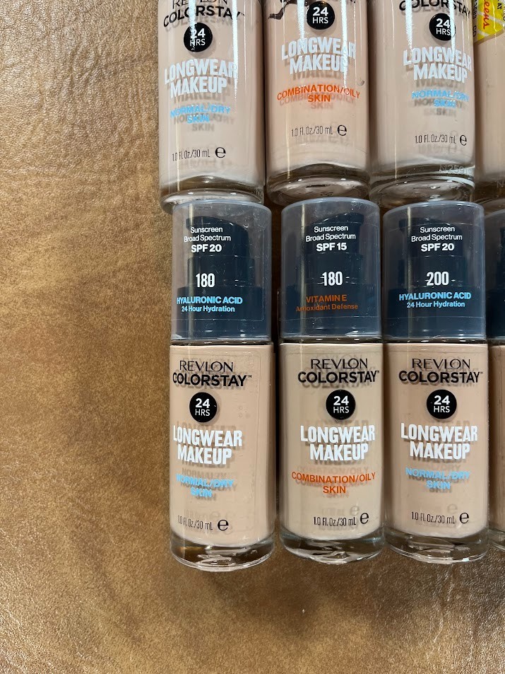 Revlon Colorstay Longwear Makeup FOUNDATION Combination/OILY Skin NEW Lot of 16