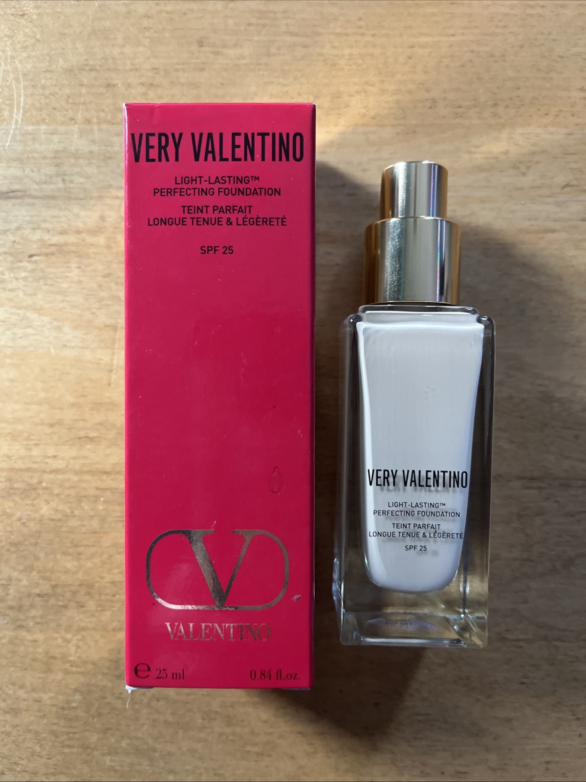 Valentino Beauty Very Valentino Foundation SPF 25 – La1 Light Ambra New In Box